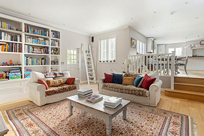 5 Bedroom Detached House For Sale In Bunch Lane, Haslemere, West Sussex, GU27