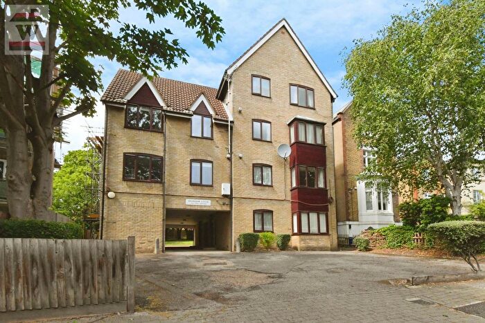 1 Bedroom Flat To Rent In The Grove, Isleworth, TW7