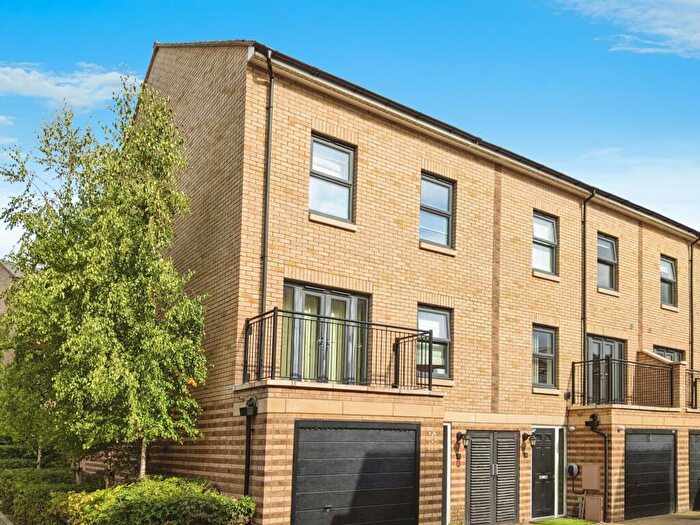 3 Bedroom House To Rent In Parchment Close, Mitcham, CR4