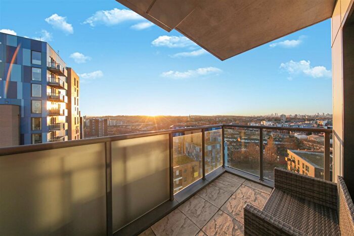 2 Bedroom Flat For Sale In Larkwood Avenue, London, SE10