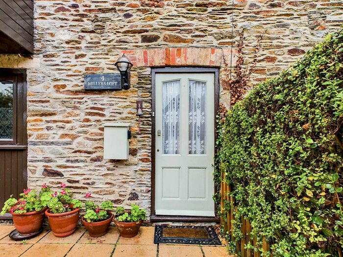 2 Bedroom Barn Conversion For Sale In Modbury, Ivybridge, PL21