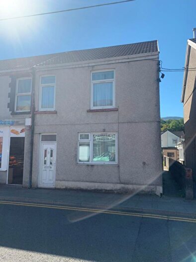 2 Bedroom Flat To Rent In A High Street, Glynneath, Neath, SA11
