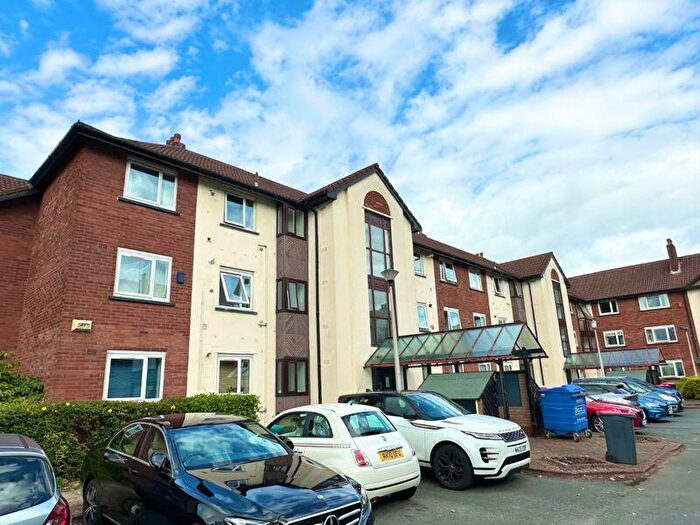 2 Bedroom Apartment To Rent In Canterbury Gardens, Salford, M5