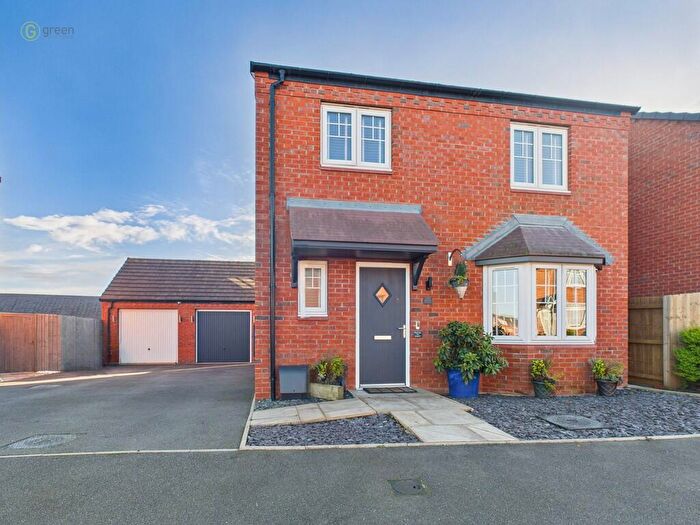 3 Bedroom Detached House For Sale In Meadow Way, Tamworth, B79