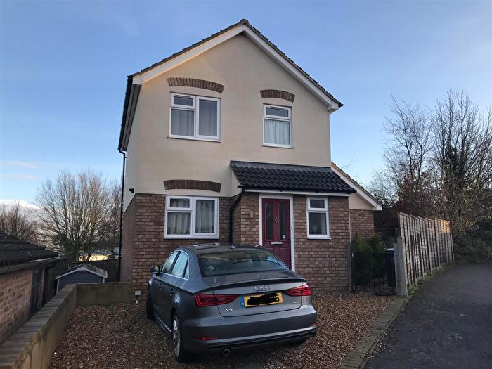 2 Bedroom Detached House To Rent In Aldershot Road, Chatham, ME5