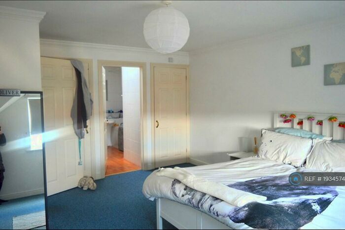 1 Bedroom Maisonette To Rent In River Court, Lymington, SO41