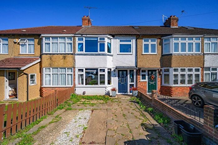 3 Bedroom Terraced House For Sale In Broad Acres, Hatfield, AL10