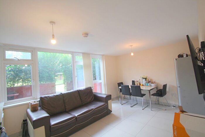 4 Bedroom Flat To Rent In New Place Square, Bermondsey, SE16