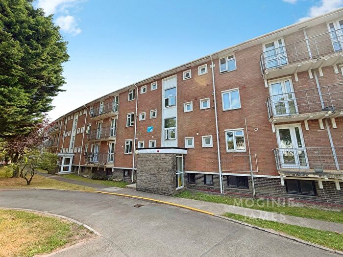 2 Bedroom Flat For Sale In Ty-Gwyn Road, Penylan, Cardiff, CF23