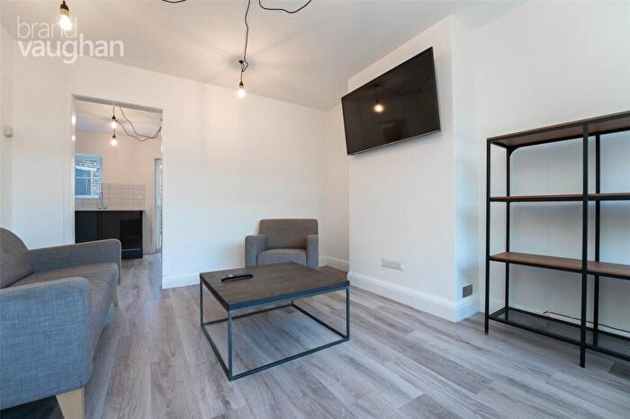 2 Bedroom End Of Terrace House To Rent In Coombe Road, Brighton, BN2