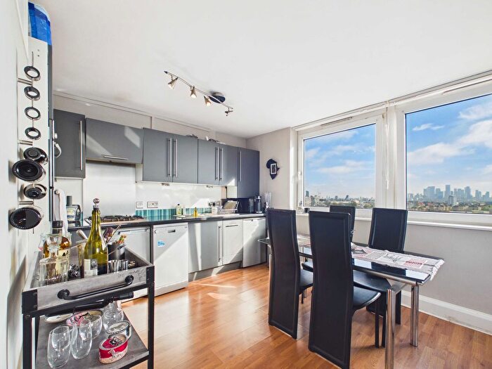 2 Bedroom Flat To Rent In Burwash House, London Bridge, SE1