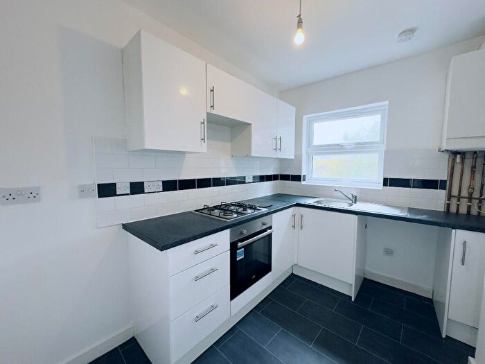 4 Bedroom Detached House To Rent In Constitution Road, Chatham, Kent, ME5