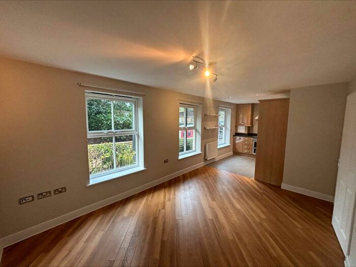 2 Bedroom Flat To Rent In St. Helens Mews, Brentwood, CM14