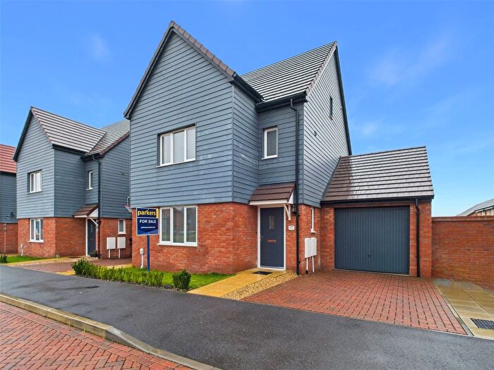 4 Bedroom Detached House For Sale In Emperor Way, Chinnor, Oxfordshire, OX39