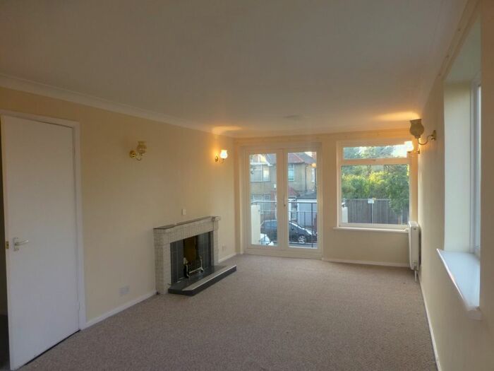 2 Bedroom Flat To Rent In Haslemere Avenue, London, W7