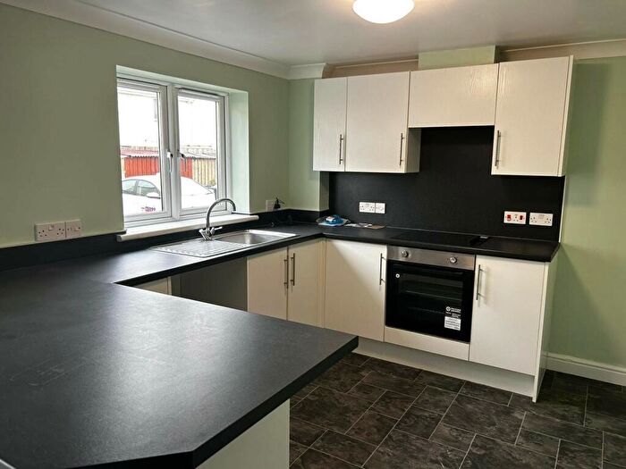 2 Bedroom Flat To Rent In Bugle, PL26