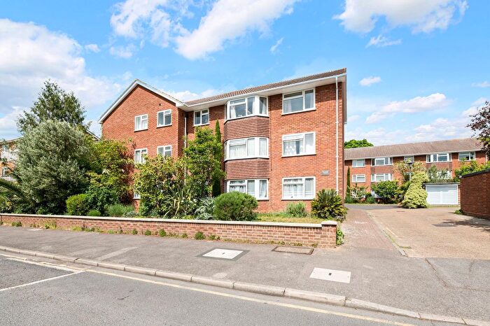3 Bedroom Flat For Sale In Anglesea Road, Kingston Upon Thames, KT1