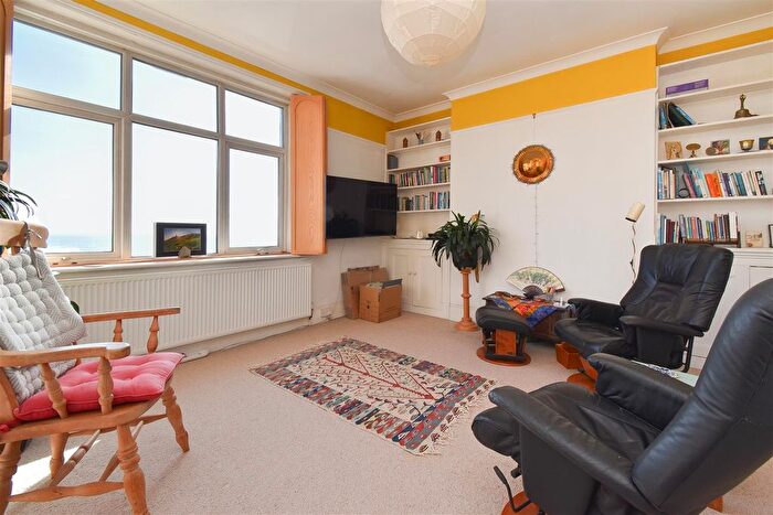 1 Bedroom Flat For Sale In Exmouth Place, Hastings, TN34