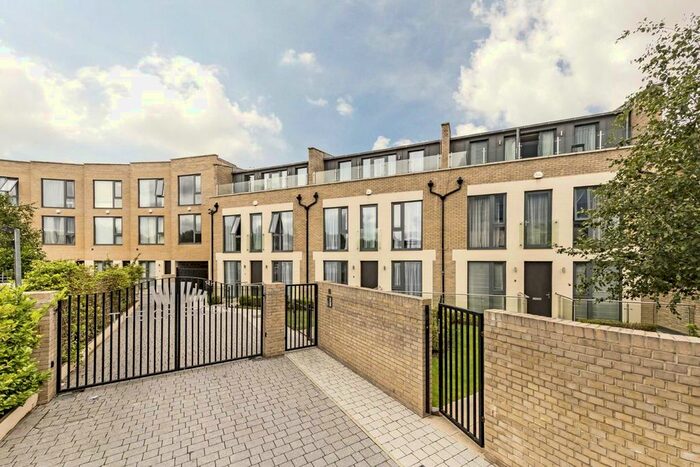 5 Bedroom Property To Rent In Gunnersbury Mews, London, W4