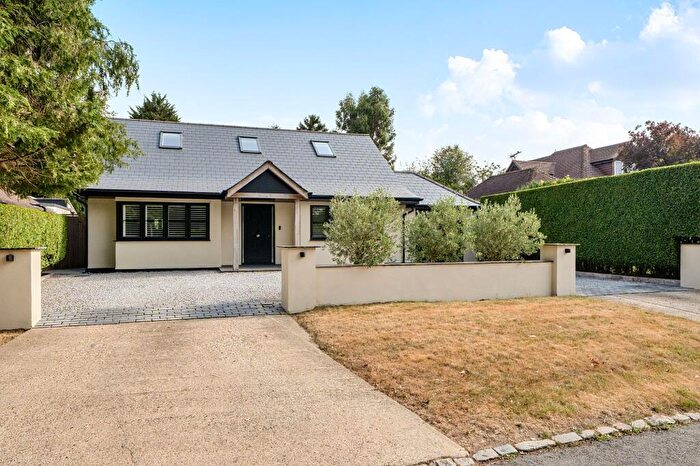 4 Bedroom Detached House For Sale In Leazes Avenue, Chaldon, CR3