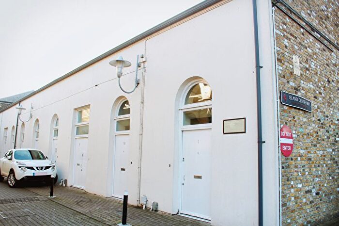 1 Bedroom Flat To Rent In Island Centre Way, Enfield, EN3