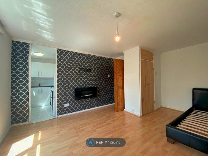 Studio To Rent In Princes Court, Liverpool, L8