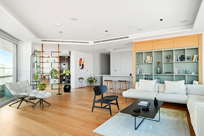 3 Bedroom Flat For Sale In Canaletto Tower, City Road, Angel, EC1V