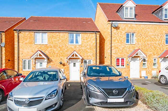 2 Bedroom Semi-Detached House For Sale In Snowdon Close, Corby, NN18