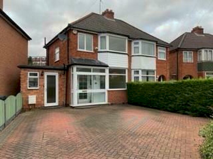 3 Bedroom Semi-Detached House To Rent In Sylvan Avenue, Northfield, B31