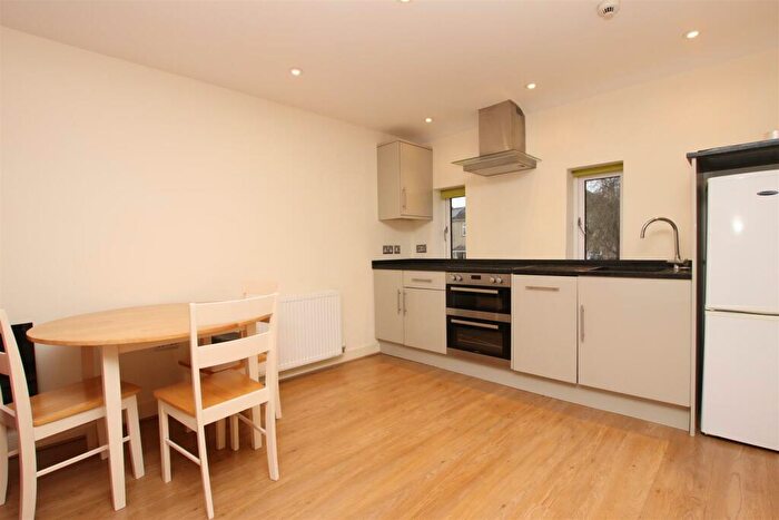 1 Bedroom Flat To Rent In Brookfield Park, Bath, BA1