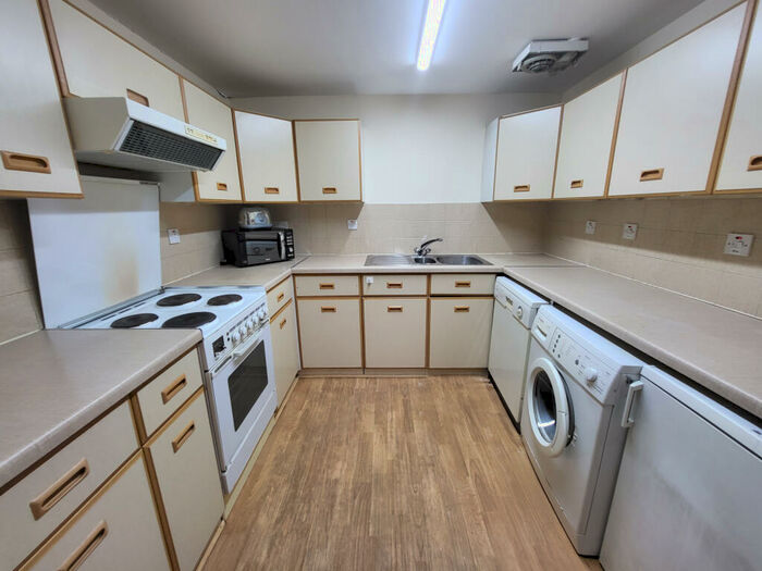 1 Bedroom Apartment To Rent In Akhtar House, Oxford Road, Manchester. ., M1