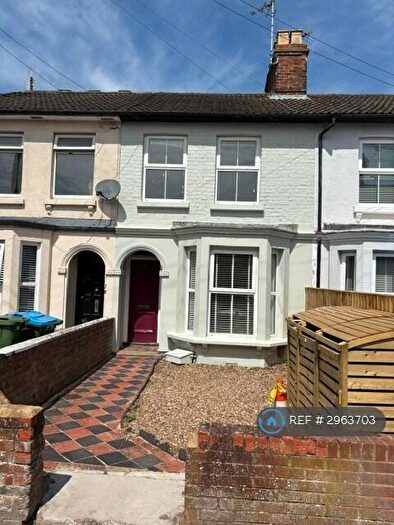 2 Bedroom Terraced House To Rent In Queen Street, Aylesbury, HP20