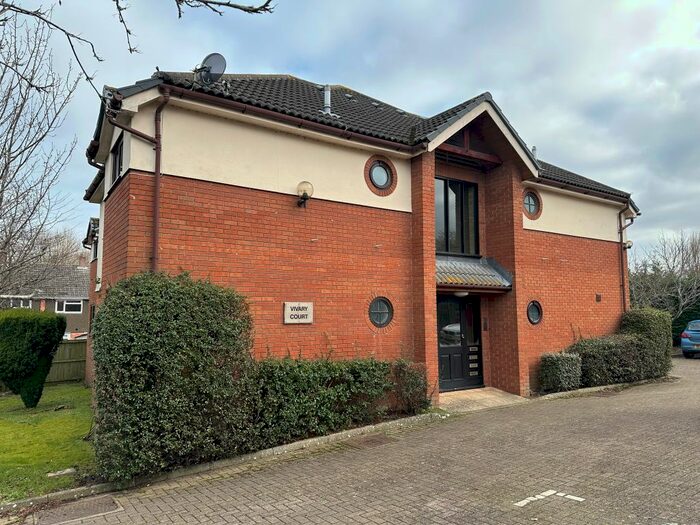 1 Bedroom Flat To Rent In Vivary Road, Taunton, TA1