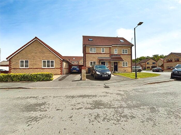 3 Bedroom Semi-Detached House For Sale In Galway Mews, Harworth, Doncaster, Nottinghamshire, DN11