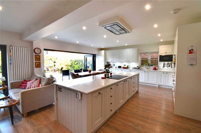 4 Bedroom Detached House For Sale In Bucknalls Drive, Bricket Wood, St. Albans, Hertfordshire, AL2