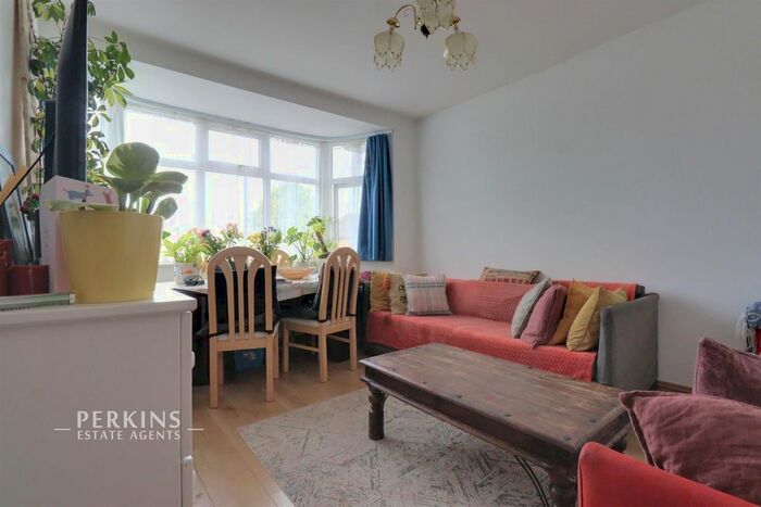 3 Bedroom Flat To Rent In Oldfield Lane North, Greenford, UB6