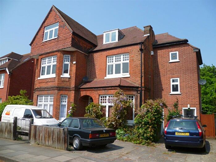 2 Bedroom Flat To Rent In Highland Road, Bromley, Kent, BR1