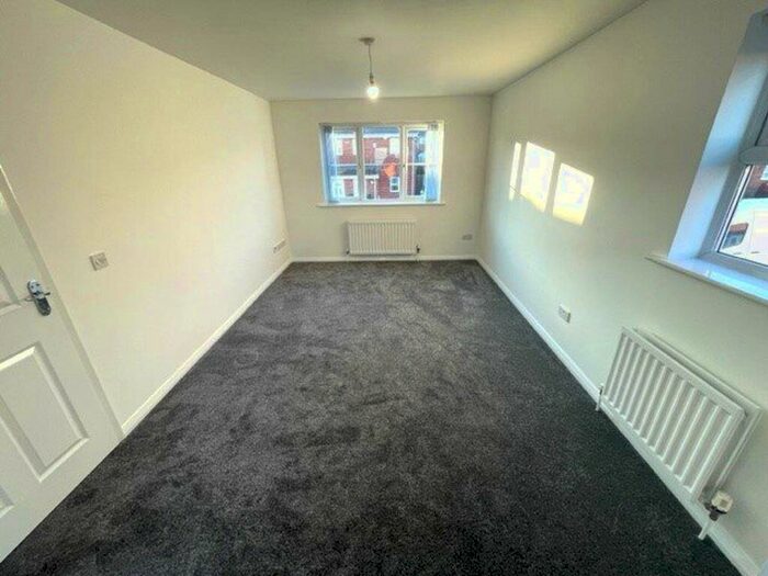 2 Bedroom Apartment To Rent In Blueberry Avenue, New Moston, M40