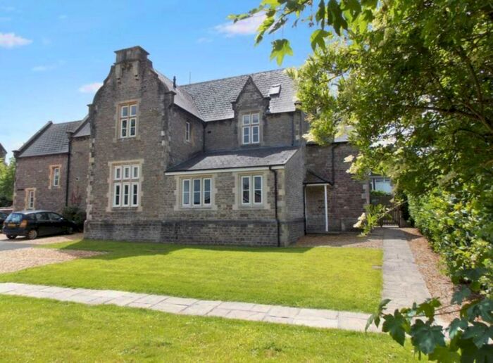 1 Bedroom Apartment To Rent In Park Road, Frome, BA11