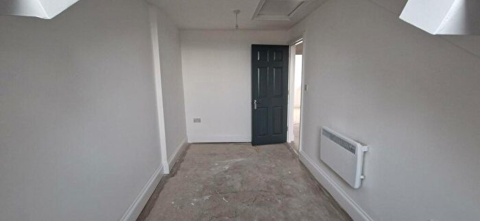 2 Bedroom Apartment To Rent In / Woodland Terrace Flat, PL4