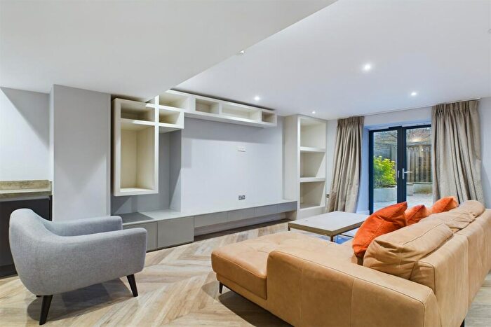 5 Bedroom Terraced House To Rent In Carlton Terrace, Jesmond Road West, Newcastle Upon Tyne, NE2