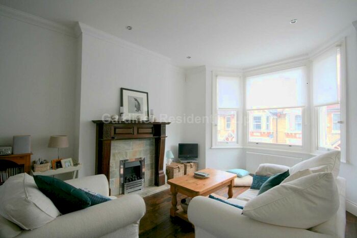 3 Bedroom Maisonette To Rent In Whellock Road, Chiswick, W4