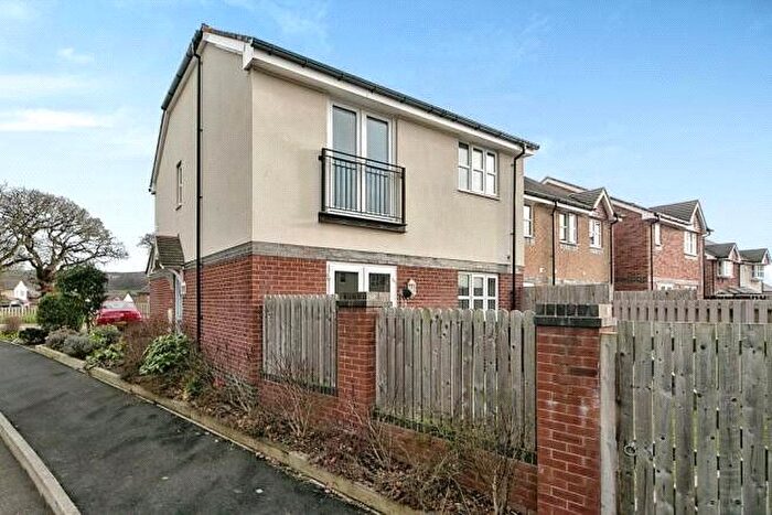 2 Bedroom Flat For Sale In Cae'r Llynen, Llandudno Junction, Conwy, LL31
