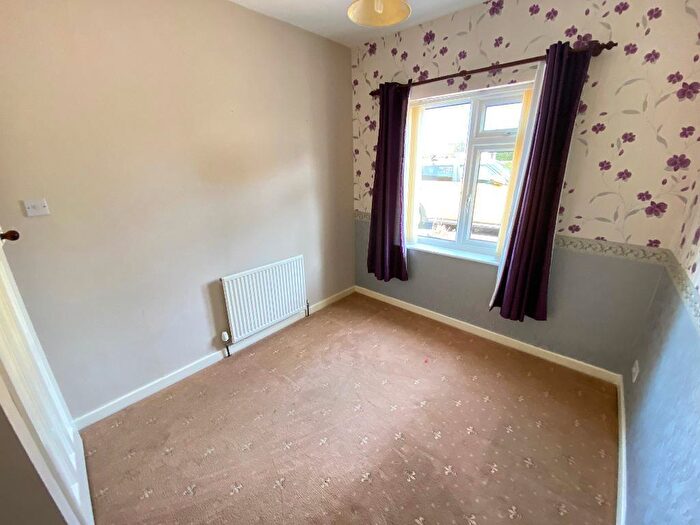 2 Bedroom Semi-Detached Bungalow For Sale In Cellarhead Road, Werrington, Stoke On Trent, ST9