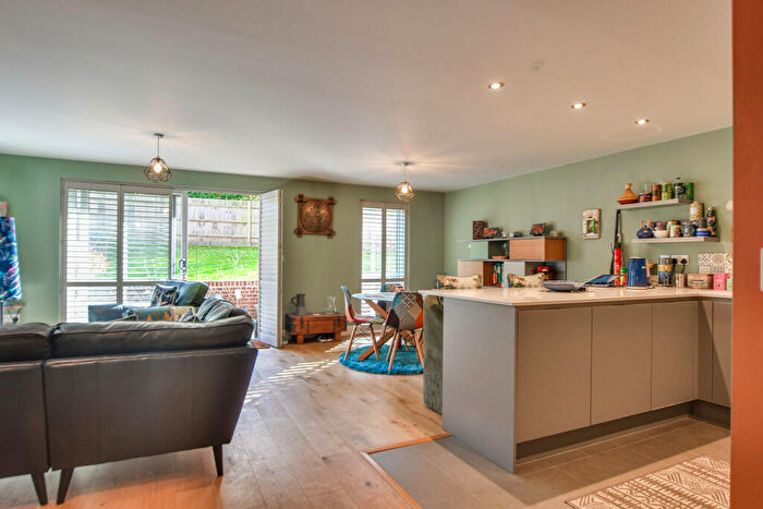 2 Bedroom Apartment To Rent In Lees Close, Thaxted, CM6