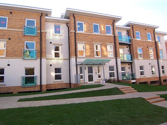 1 Bedroom Flat To Rent In Leatherhead, KT22