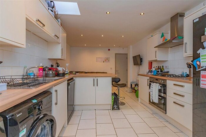 6 Bedroom Terraced House For Sale In Tiverton Road, Birmingham, West Midlands, B29