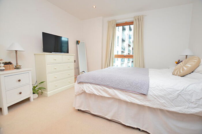 2 Bedroom Apartment To Rent In La Salle, Chadwick Street, LS10