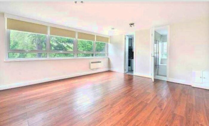 Flat To Rent In Hornsey Lane, Highgate, N6