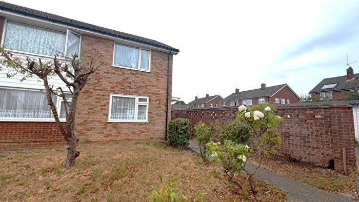 2 Bedroom Maisonette To Rent In Larkspur Way, West Ewell, Epsom, KT19
